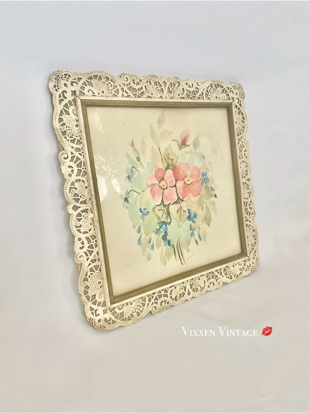 VINTAGE 1940'S VENICE LACE FRAMED FLORAL WATERCOLOR PAINTING